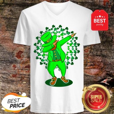 Funny St Patricks Day Dabbing Leprechaun Dab Dance Green V-neck