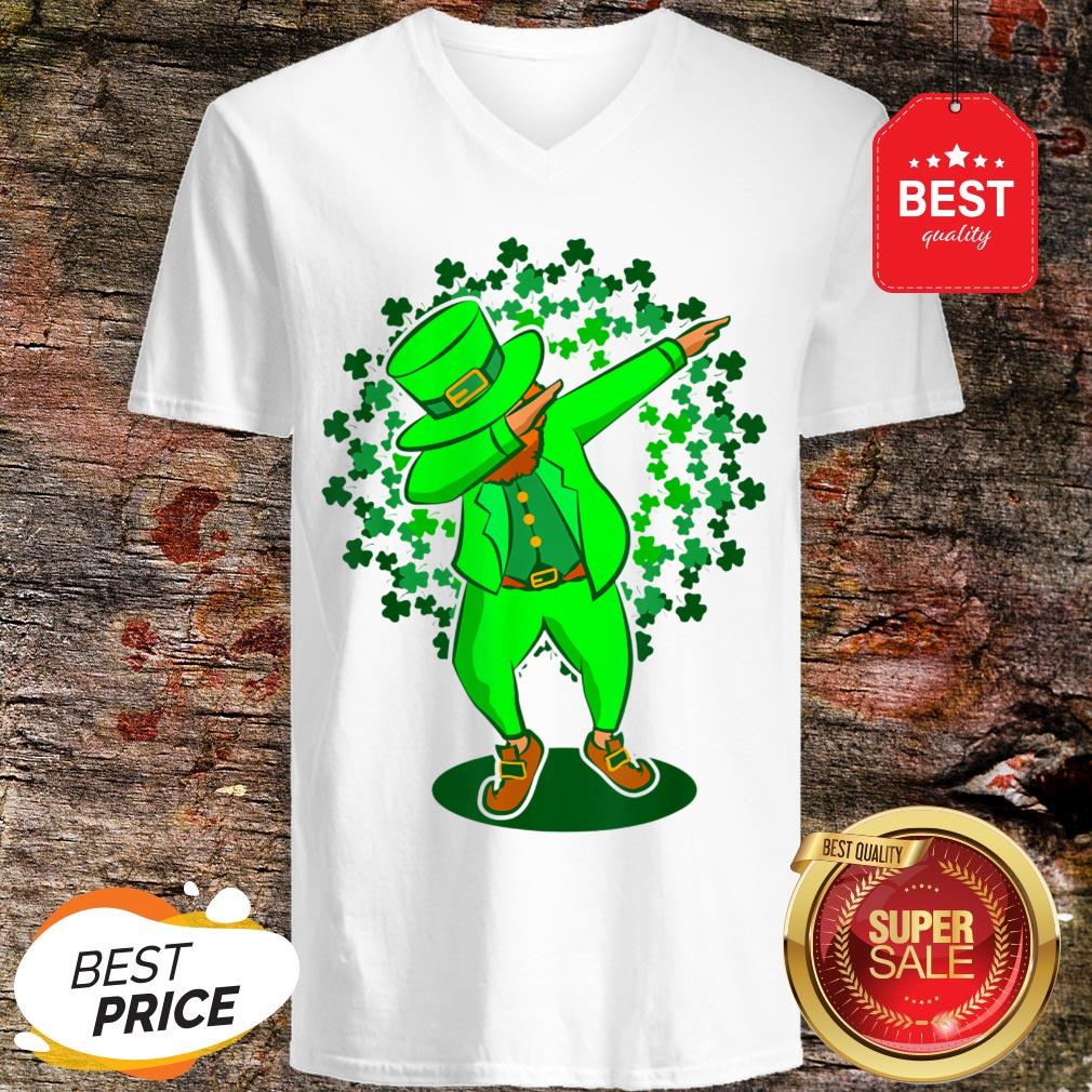Funny St Patricks Day Dabbing Leprechaun Dab Dance Green V-neck