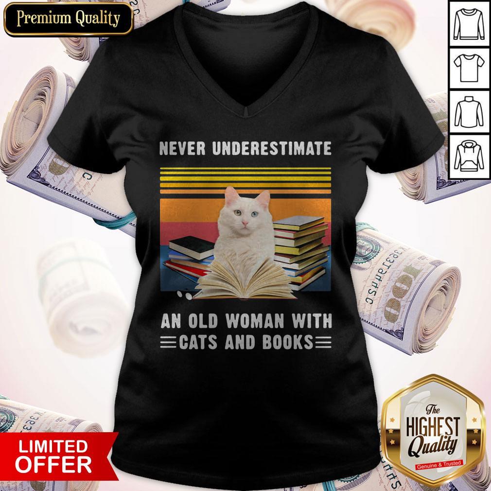 Awesome Never Underestimate An Old Woman With Cats And Books Turkish Van Cat Vintage Retro Shirt - Image 4