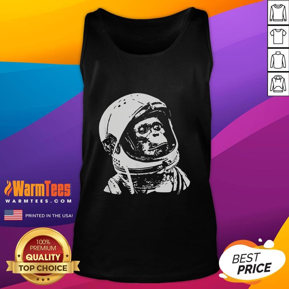 Cool vintage astronaut monkey tank top featuring a playful design for space travel enthusiasts.