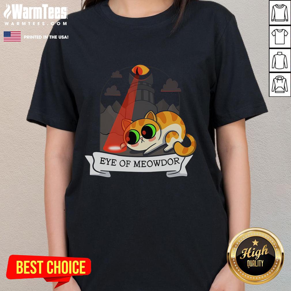 Cute eye design on Meowdor cat tee for ladies, perfect for cat lovers and stylish casual wear.