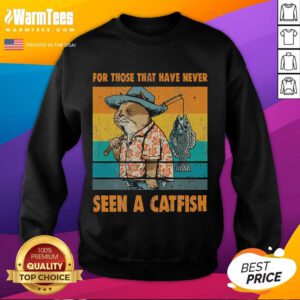 Funny cat sweatshirt featuring a playful catfish design, perfect for cat lovers and vintage fashion enthusiasts.
