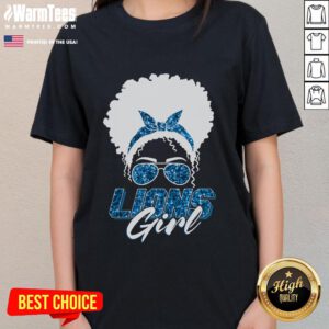 Cute lion graphic on a girls' bandana tee, featuring afro hair, perfect for football fans and stylish casual wear.