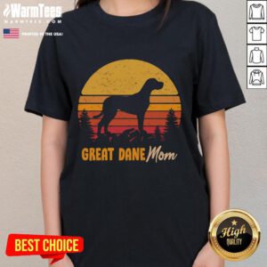 Awesome Great Dane Mom vintage retro dog ladies tee featuring a stylish graphic design and comfortable fit for dog lovers.