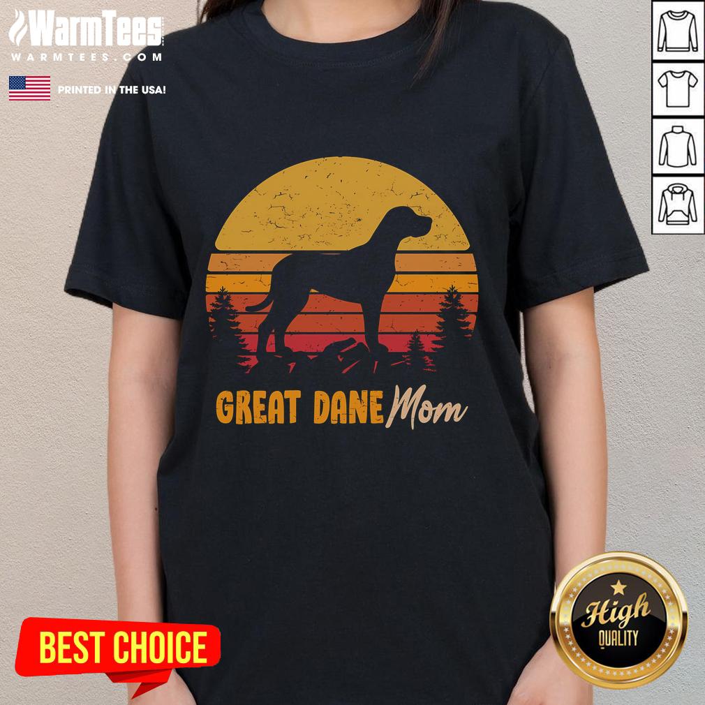 Awesome Great Dane Mom vintage retro dog ladies tee featuring a stylish graphic design and comfortable fit for dog lovers.