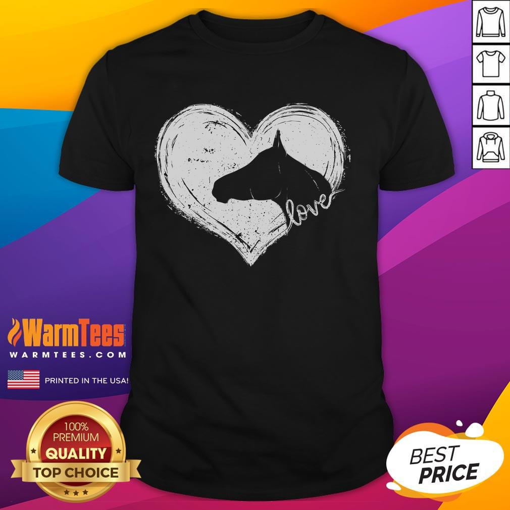 Cute horse heart design on an equestrian-themed horseback riding t-shirt for horse lovers and riders.
