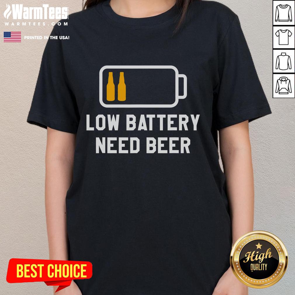 Funny low battery T-shirt for beer brewing enthusiasts, featuring a humorous design perfect for brewer ladies.