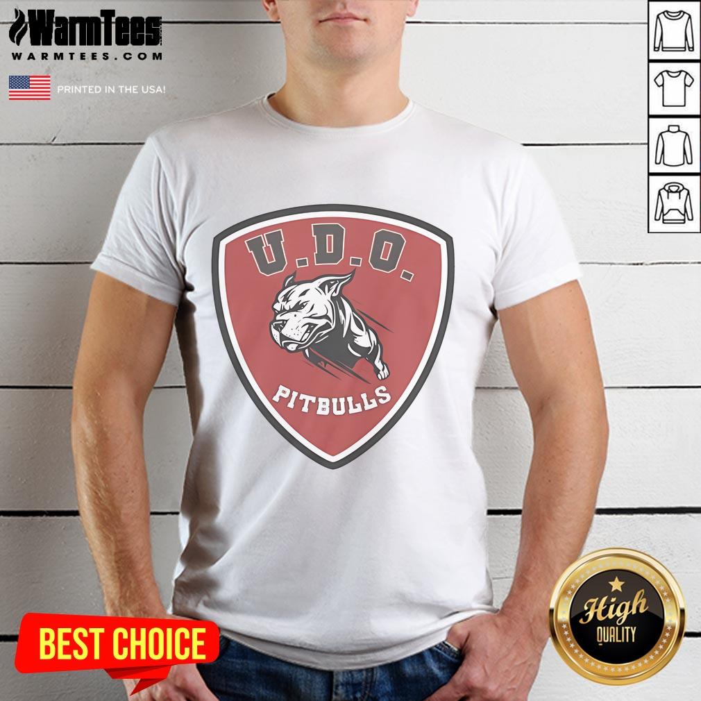 Awesome Udo Pitbulls T-Shirt featuring a bold graphic design of a pitbull, perfect for dog lovers and pitbull enthusiasts.