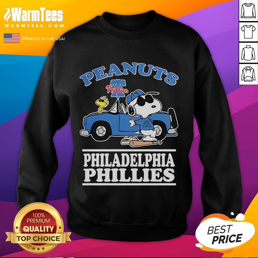 Good Snoopy Peanuts X Philadelphia Phillies 2025 sweatshirt for fans, featuring a vibrant design and cozy fit.