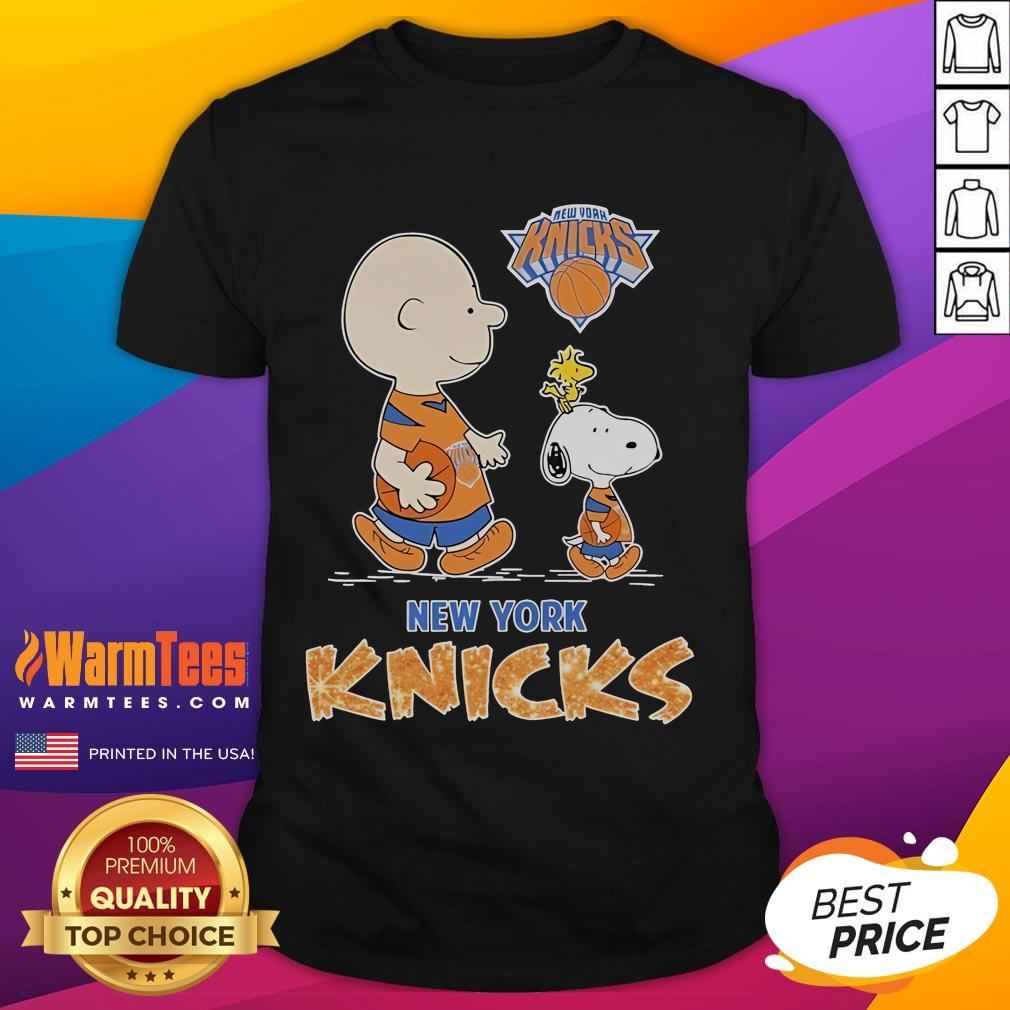 Nice Snoopy and Charlie Brown The Peanuts New York Knicks T-shirt featuring iconic characters in vibrant team colors.