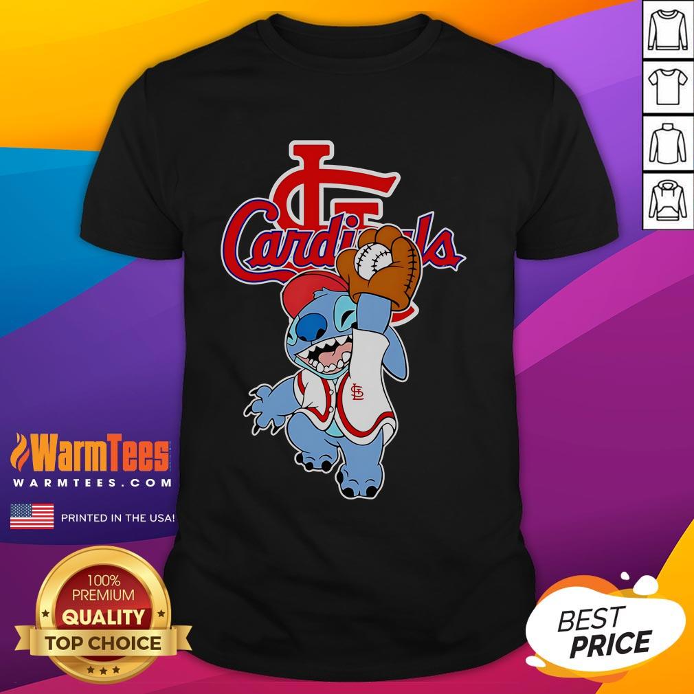 Alt Text: Cute Stitch play baseball St Louis Cardinals T-Shirt featuring Stitch character in team colors, perfect for fans.