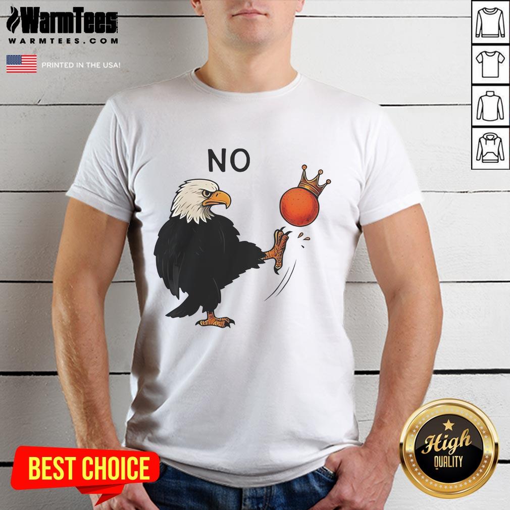 Hot Eagle No Kings Trump T-Shirt featuring a bold eagle graphic and statement design for passionate supporters.