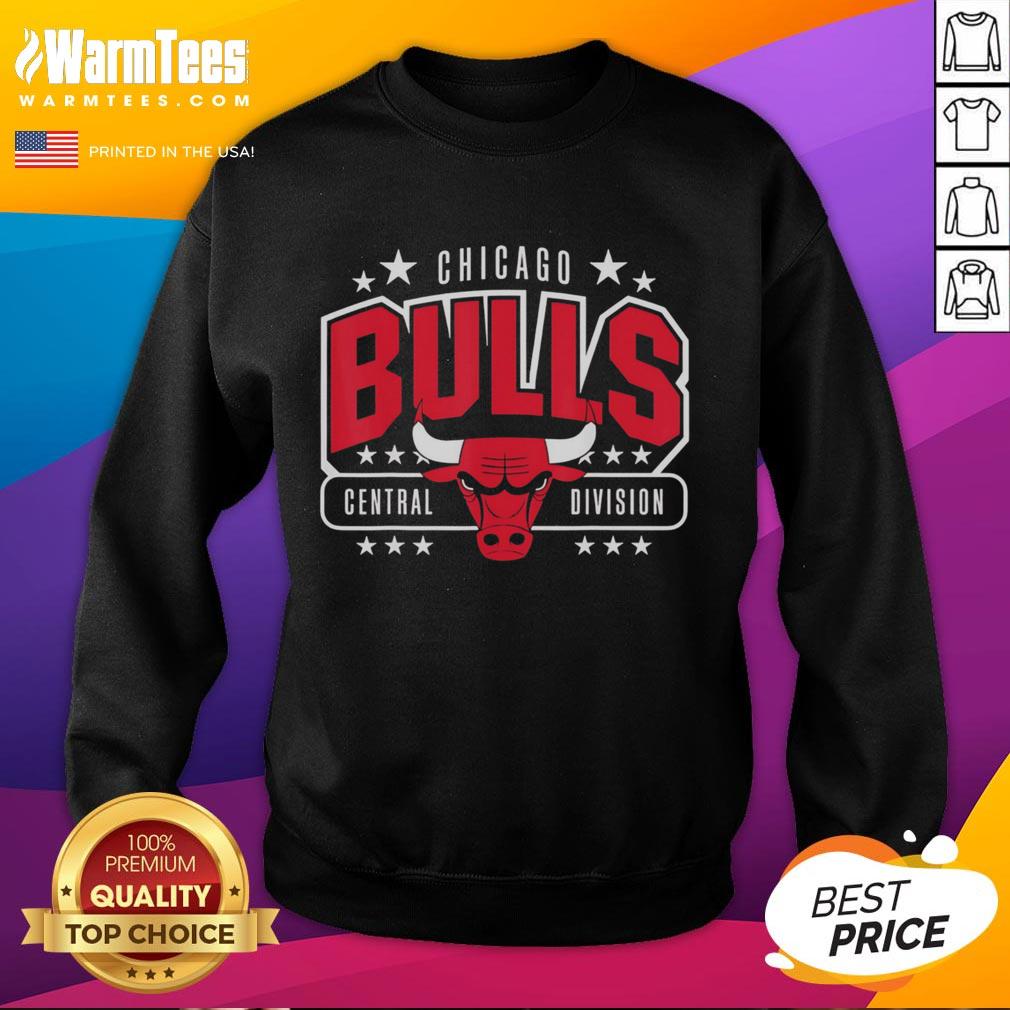 Alt Text: Top NBA Chicago Bulls Arched Central Division Sweatshirt in red, featuring the iconic Bulls logo and comfortable fit.