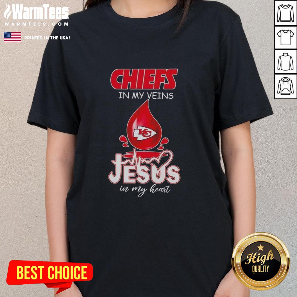Good Kansas City Chiefs in my veins, Jesus in my heart tee for football lovers, featuring water drops design.