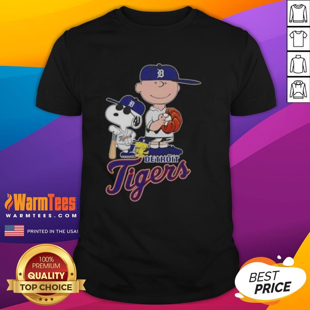 Alt Text: Official 2025 Peanuts Snoopy X Charlie Brown Detroit Tigers T-Shirt featuring colorful graphics of Snoopy and Charlie Brown.
