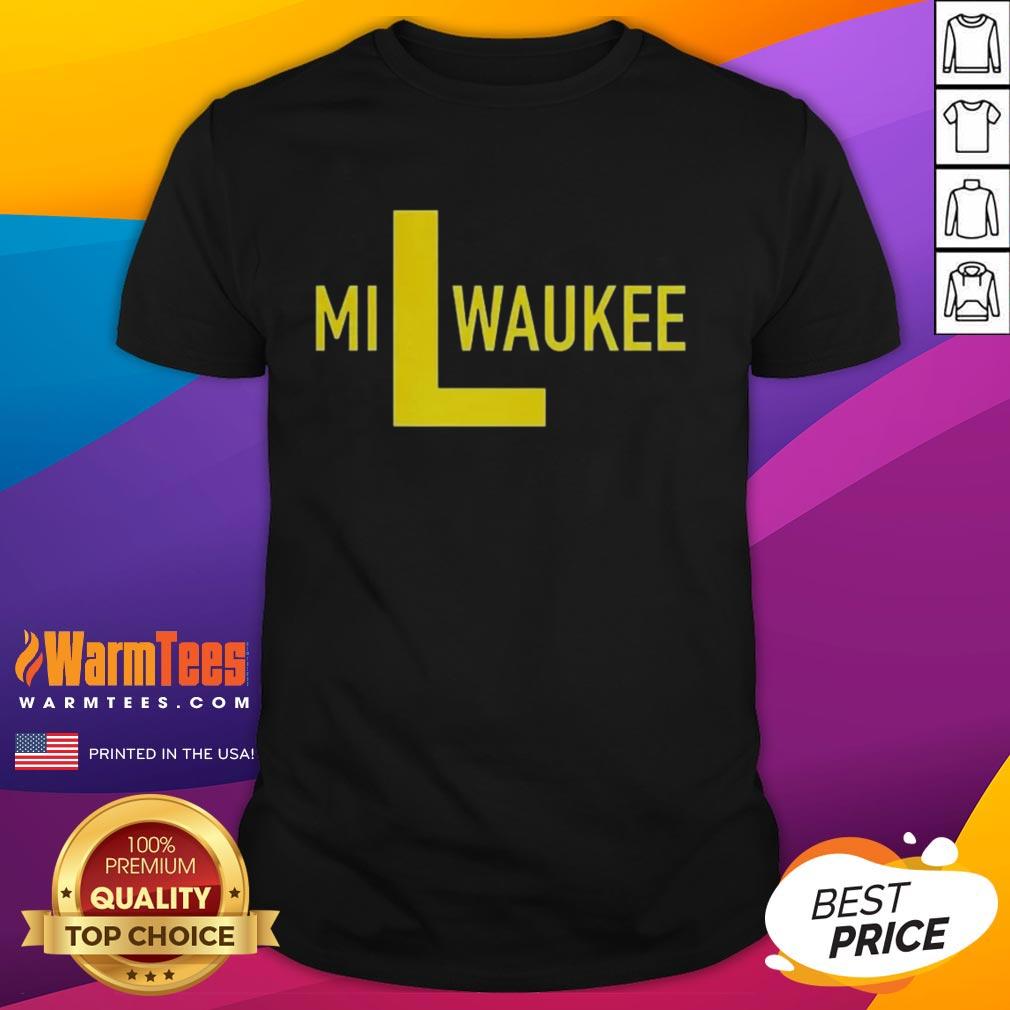 Awesome Milwaukee Brewers L Logo T-Shirt featuring bold team colors and stylish design, perfect for any fan.