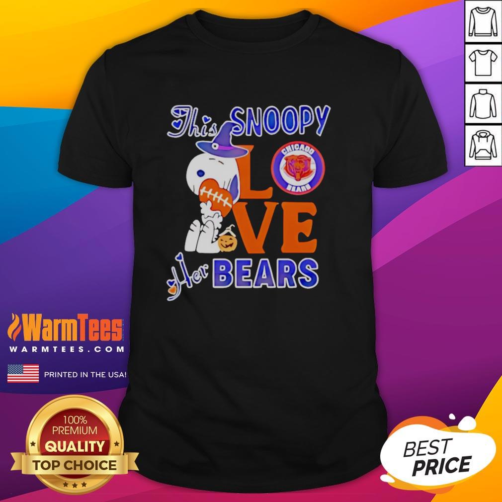 Alt Text: Snoopy graphic on a Chicago Bears T-shirt, showcasing love for the team in a stylish, casual design.