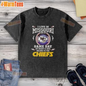 Kansas City Chiefs washed t-shirt for game day, showcasing pride for Missouri fans and team spirit.
