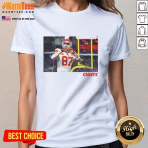 Nice Travis Kelce Kansas City Chiefs football heart signature ladies tee showcasing team spirit and style.