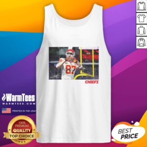 Travis Kelce Kansas City Chiefs football heart signature tank top, perfect for fans showcasing team pride.