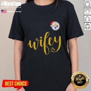 Happy Wifey Pittsburgh Steelers Santa Hat Merry Christmas Ladies Tee featuring festive design and team spirit.