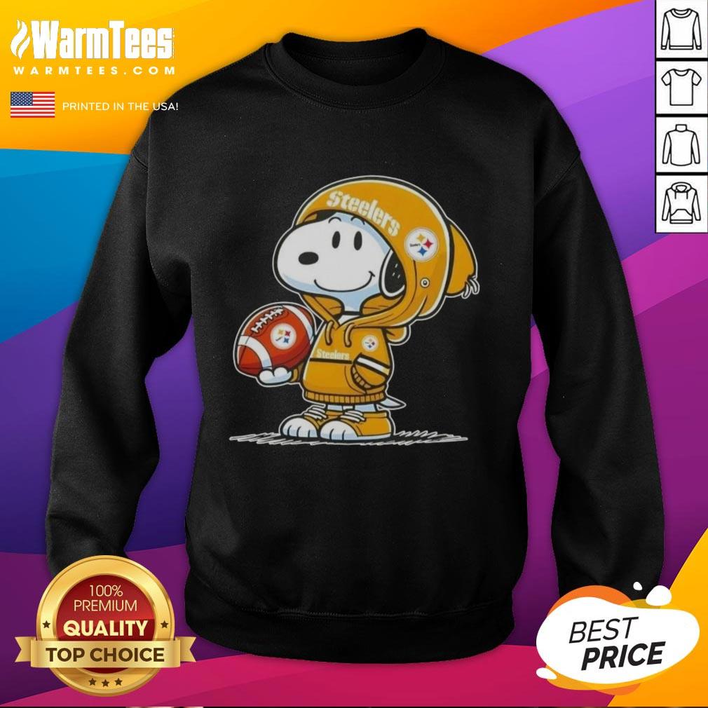 Alt Text: Snoopy in a hoodie, smiling at fans, showcasing Pittsburgh Steelers sweatshirt, perfect for peanuts lovers.