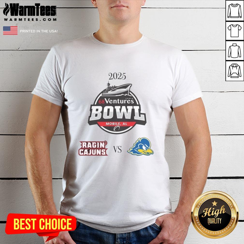 Official Louisiana Ragin' Cajuns vs Delaware Blue Hens 2025 68 Ventures Bowl T-Shirt featuring team colors and logos.