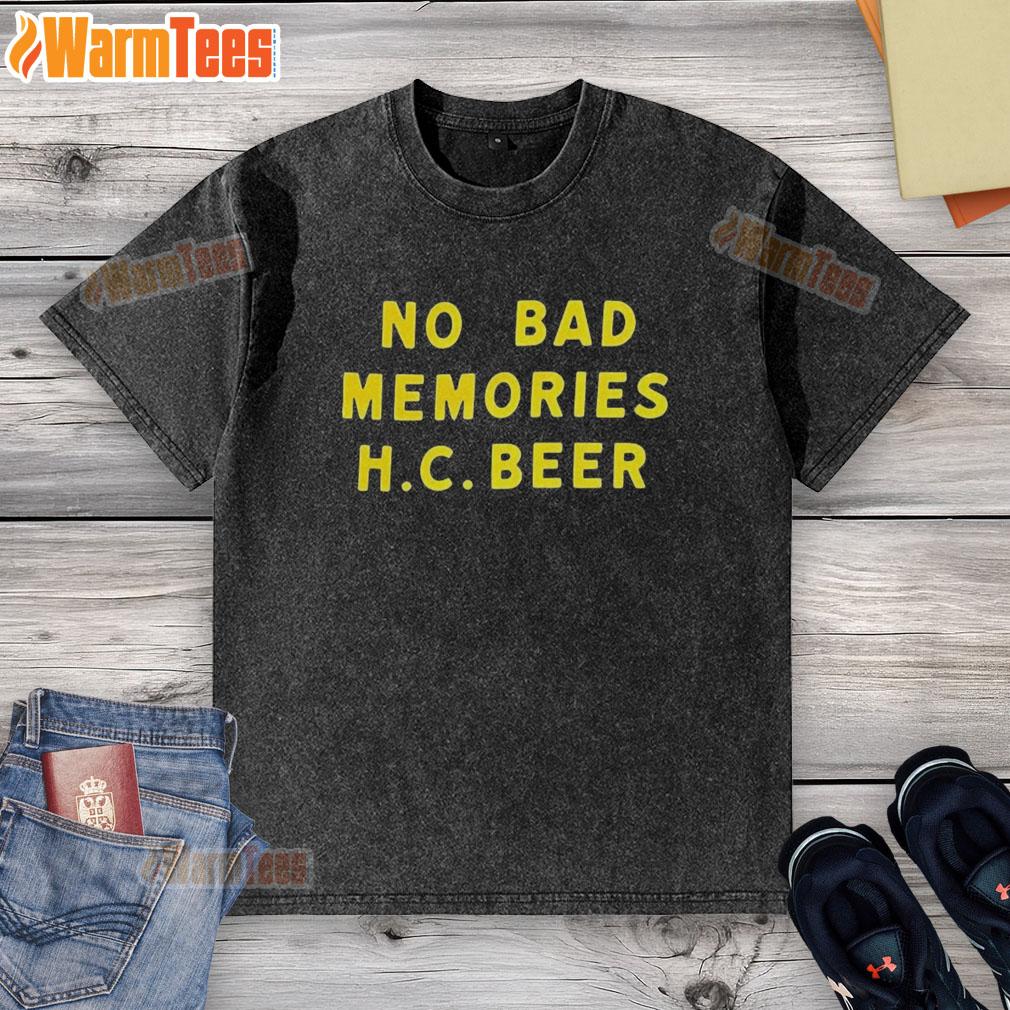 Top No Bad Memories HC Beer Letter Washed T-Shirt featuring a casual design perfect for beer lovers and relaxed outings.